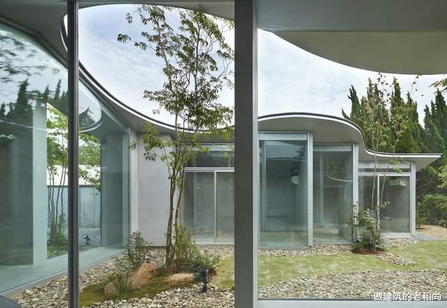 厨房|与场地高度呼应的住宅：让大自然与建筑融为一体，享受呼吸的美好
