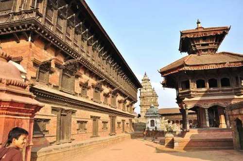 舜网 中国大叔定居尼泊尔后就不愿再回国，究竟是为什么呢？