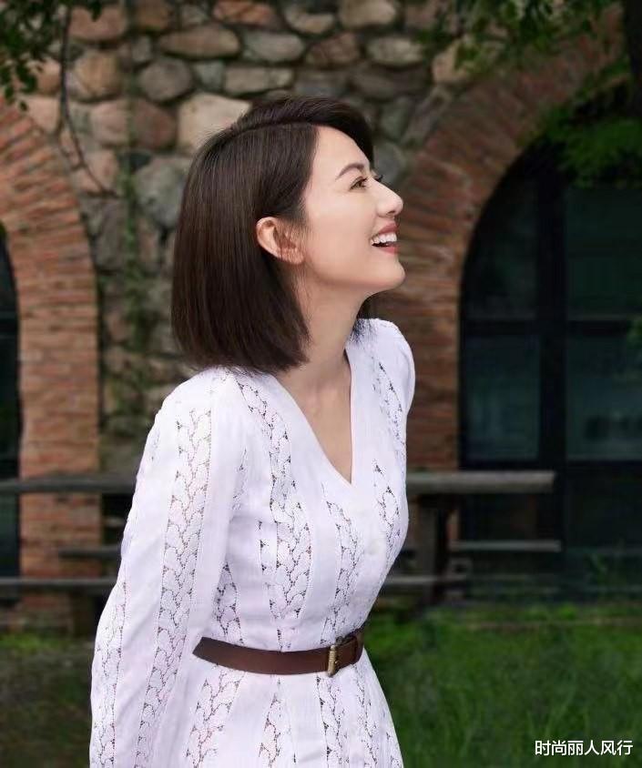 高圆圆|41岁高圆圆逆生长！穿蕾丝白裙女神范十足，爆料女儿像翻版赵又廷