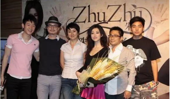 朱珠|?艳压童瑶，获一致好评，她终于从“名媛”走到“演员”