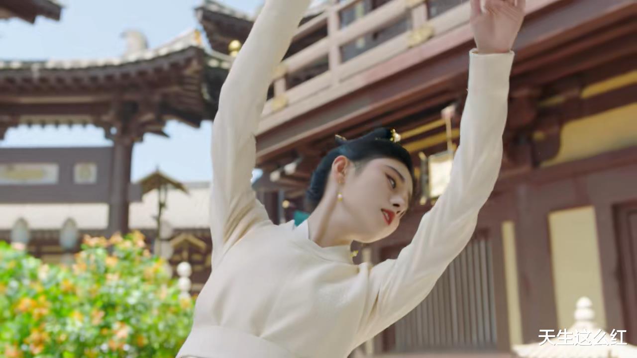 嘉南传|假马配假人，《嘉南传》里，假的不只是鞠婧祎的网红妆！