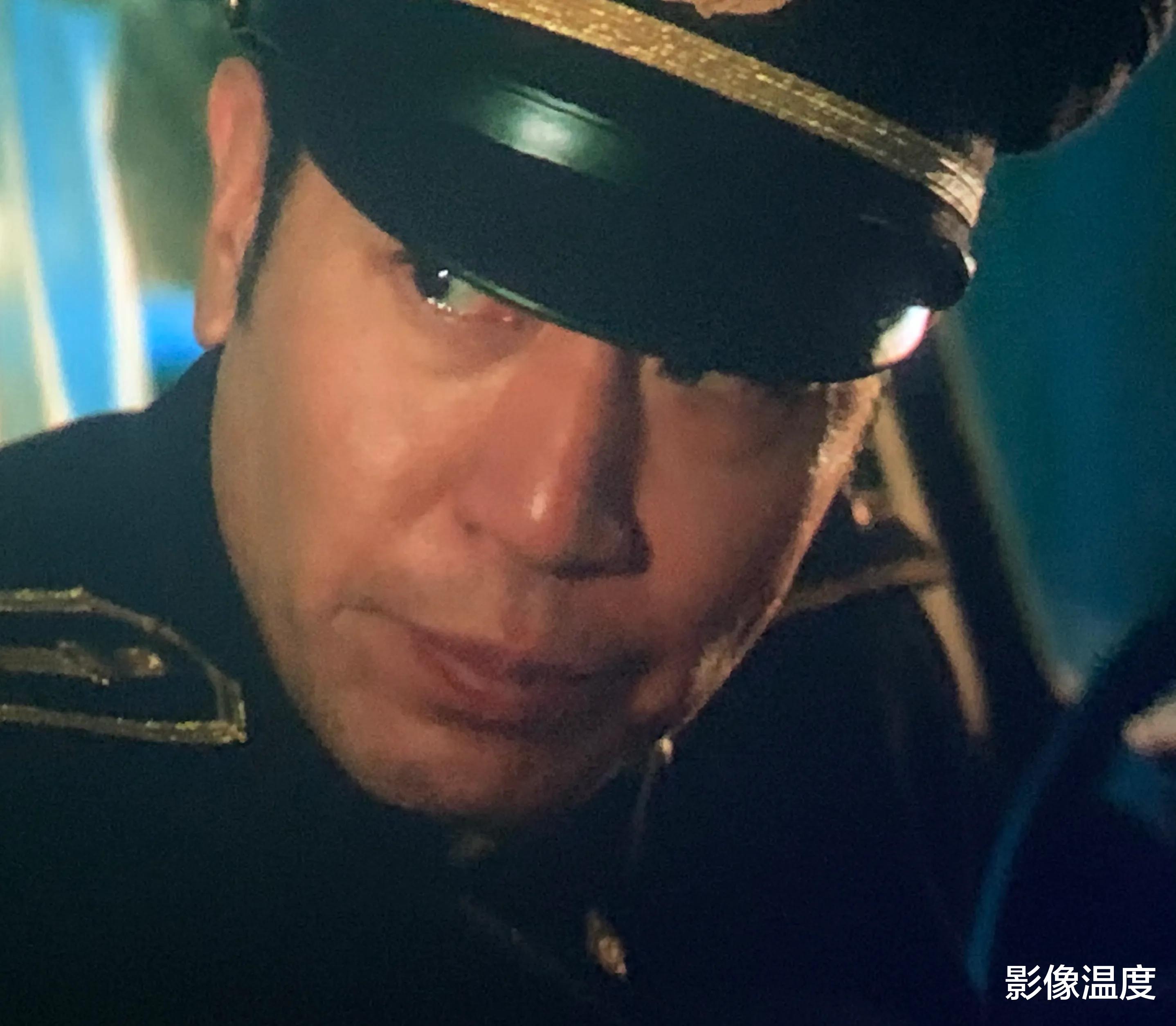 电影|《扫黑决战》太狂妄？没有顶级明星，凭啥敢与张艺谋电影拼杀到底？