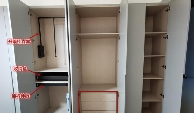 没有衣帽间不是最大的遗憾，卧室配顶天立地柜，4种选择不会后悔