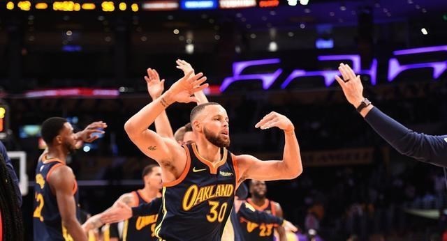 湖人队|14中3，关键时刻遭弃用！别想顶薪了，湖人真不需要你