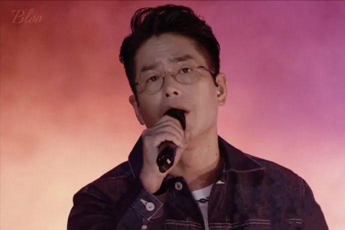 阿黛尔|35年了,依然哭着为他刷屏