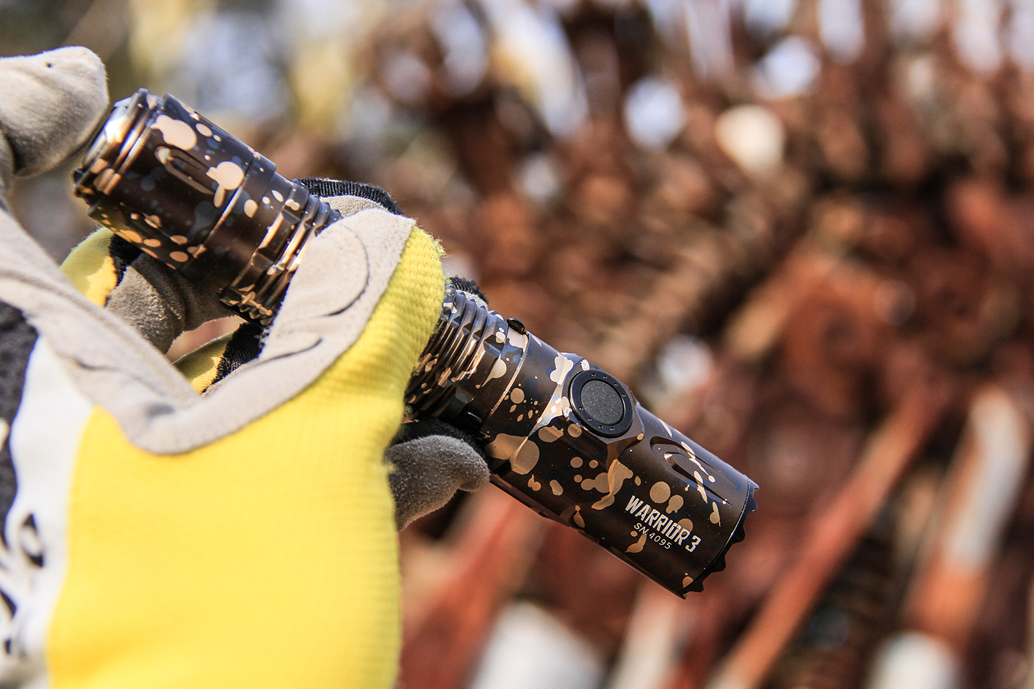 電池|彩裝硬漢、性能強悍：傲雷武士3戰術手電