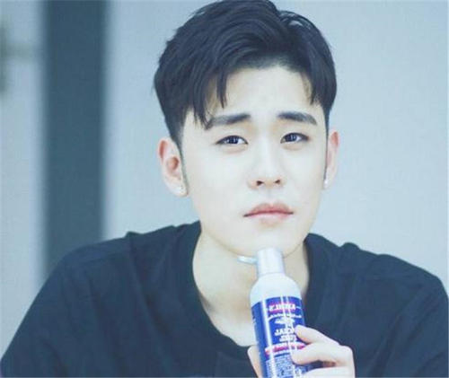 张云雷|被女友给了一刀，为情自杀，被封杀，张云雷凄惨经历