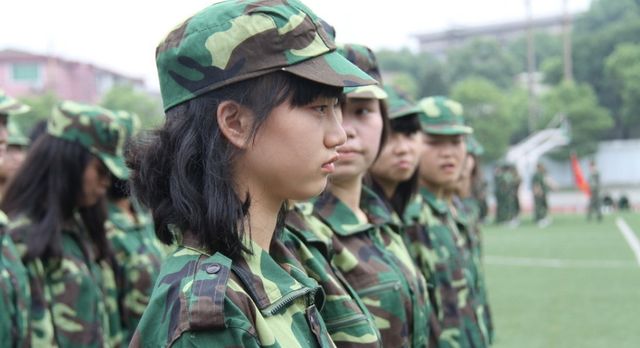 家有二宝育儿|985院校学生集体出现“内讧”，一言不合互相举报，网友：至于吗