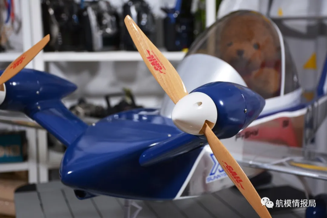 动力学 航模测评   酷似宇宙飞船，福莱特出品的蟋蟀双发像真机开箱和飞行