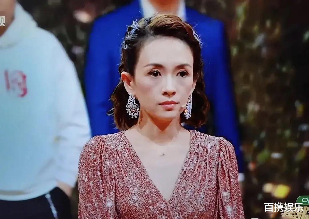 靳东|42岁的章子怡瘦到脱相，其实是不可避免的越来越像她妈妈了