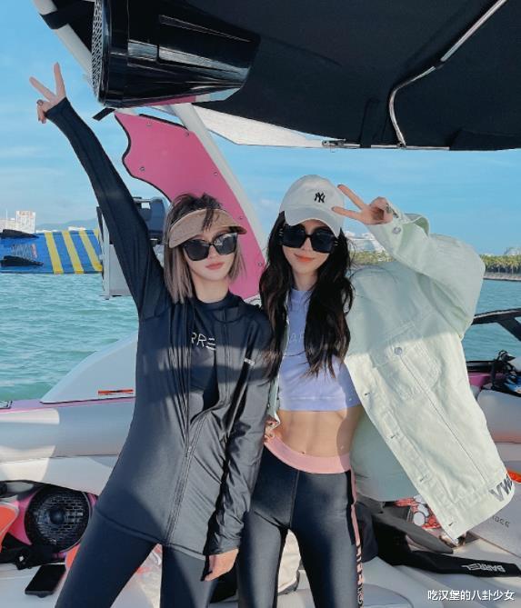 Angelababy|杨颖和闺蜜们海上冲浪，姐妹三人晒光脚照，杨颖马甲线意外抢镜！