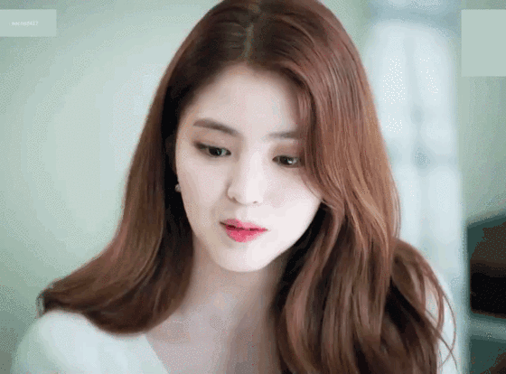 InsDaily 演恶小三却靠美貌吸粉众多！如今回归演netfilx大女主：姐姐好帅