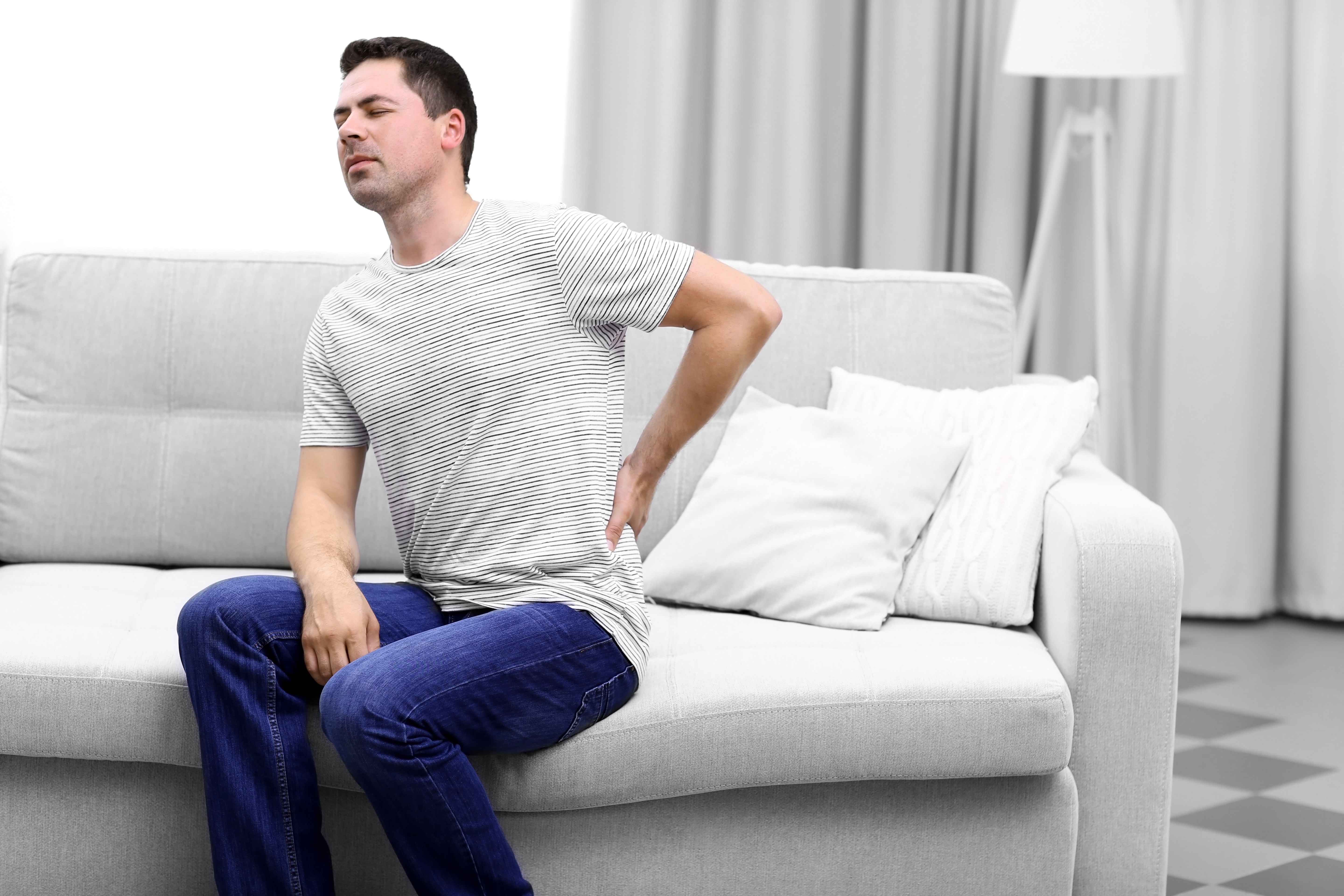 下酒菜|身体有这5种不适，当心腰间盘突出找上门，及时治疗，不能拖