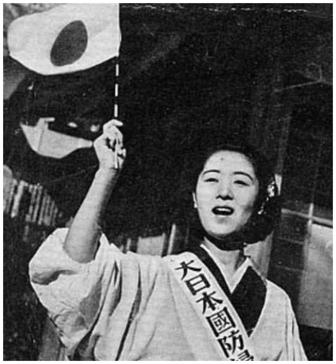 二戰中日本女人有多瘋狂？不僅是獻身士兵那麼簡單-圖3