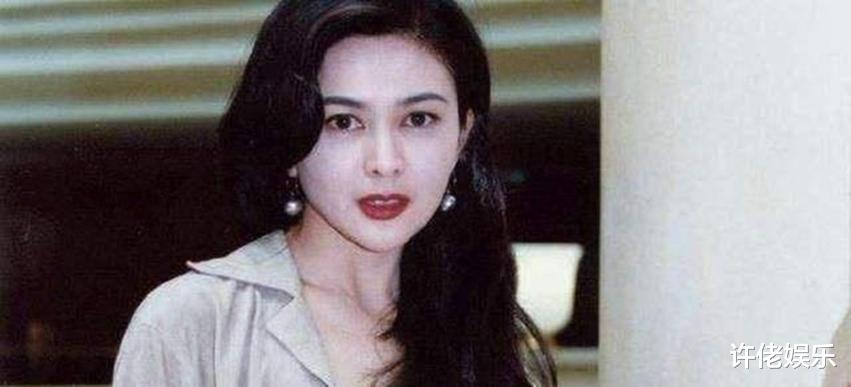 伊能静|1993年,关之琳因为“两个球”轰动一时,之后关之琳只能黯然退圈