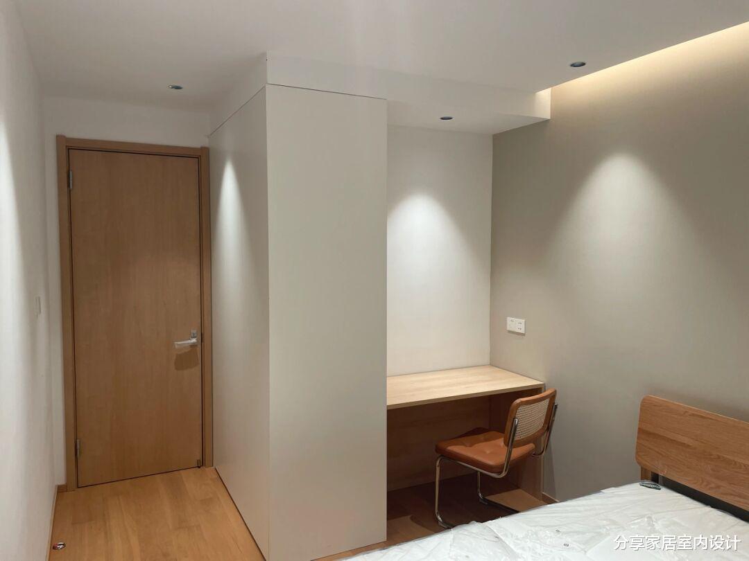 她家新房,全屋无主灯的设计很时尚,露天阳台太令人羡慕了!