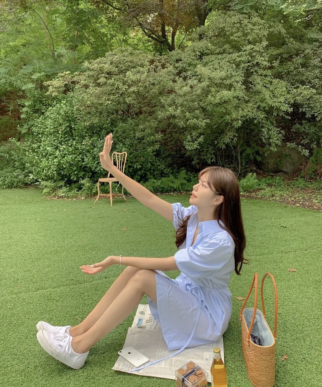 |职场女人上班多穿衬衫裙，端庄优雅显气质，利落大方显腿长