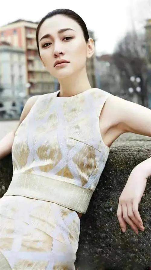 电视剧|李小冉的故事：情史丰富，流产两次，39岁嫁陪自己十几年的好友