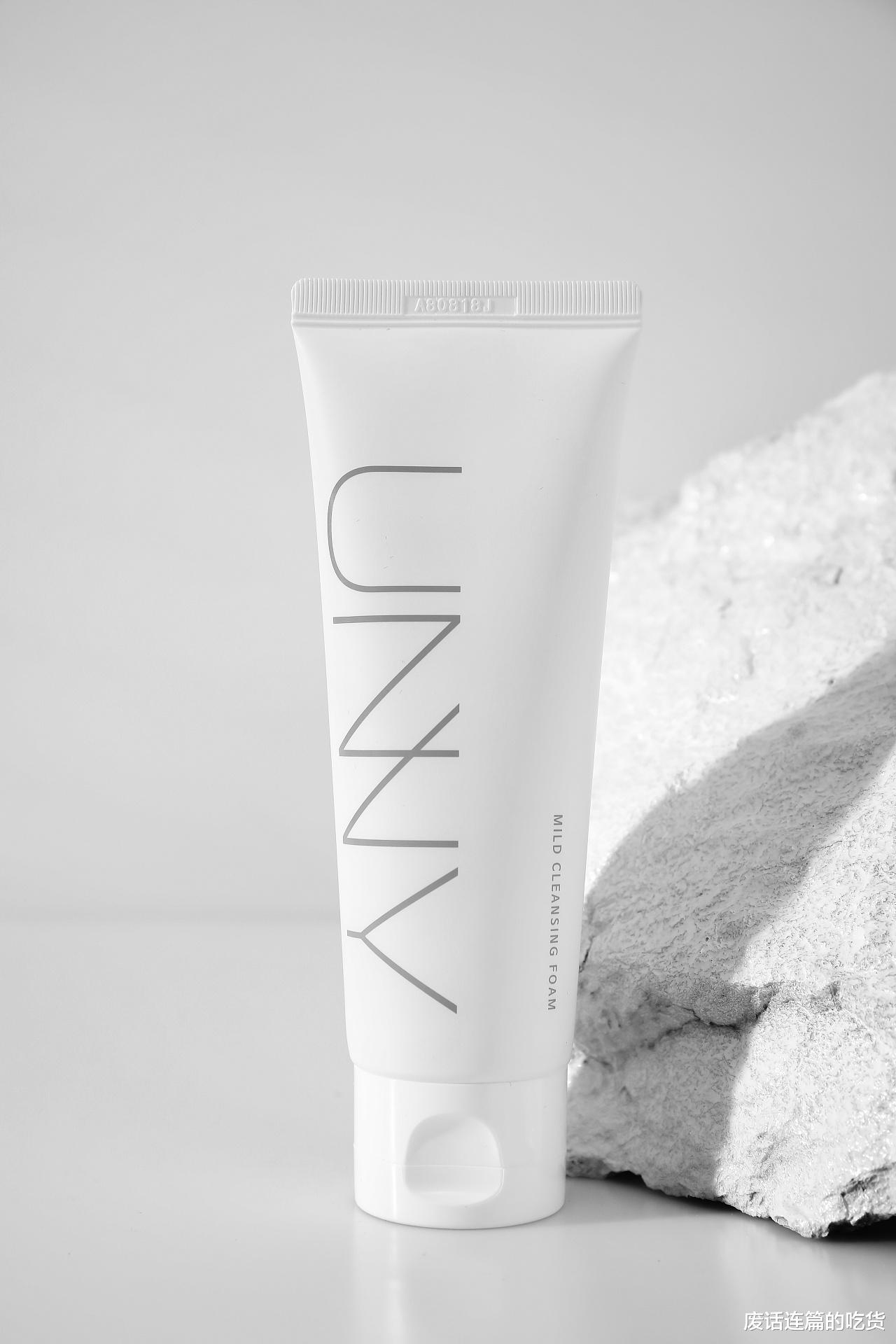 短发|油皮皮肤差的根源就是油脂堵塞毛孔,洗脸是关键