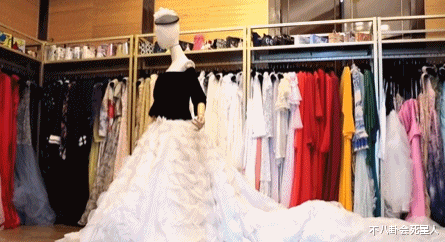 章泽天|4位内地名媛千金，身价4百亿39岁未嫁，章泽天和她同场被冷落