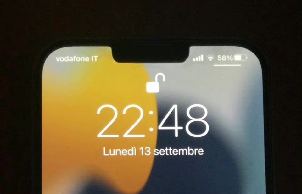 iphone13|iphone13真机被曝，中框厚度感人，状态栏的百分比回来了