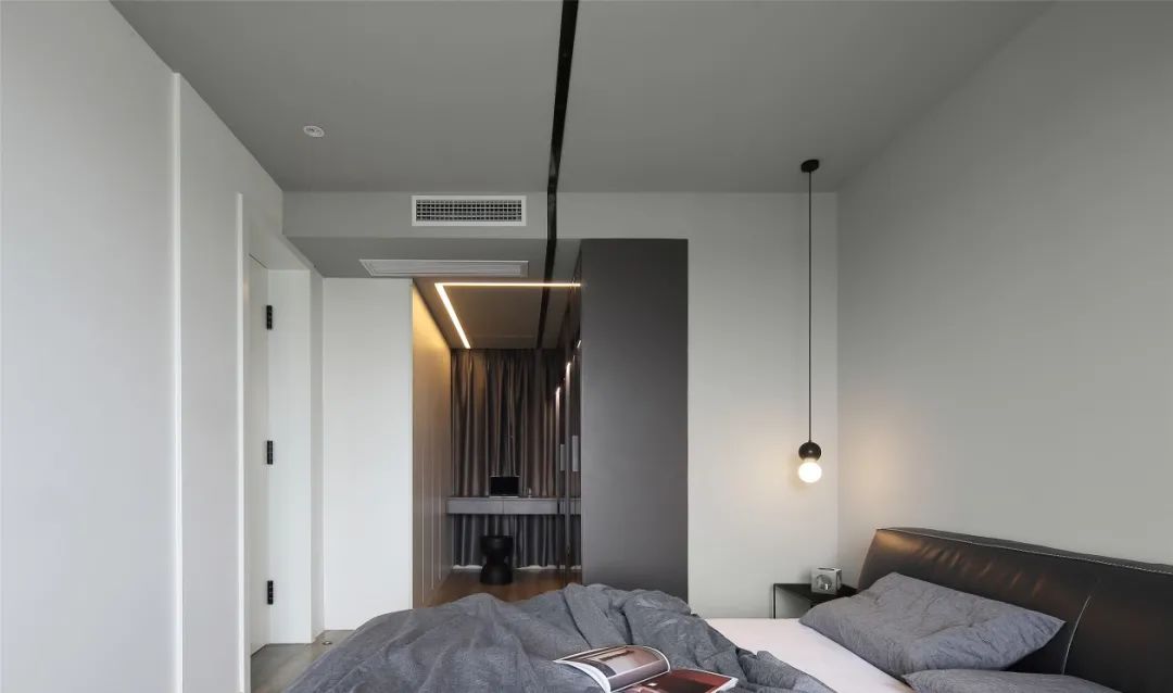 大面积悬空+留白:这个黑白灰小两房,怎么越看越高级!
