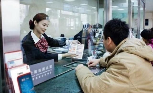 教师|“最佳女友”职业排行榜,教师“大受欢迎”,最后一名不敢娶?