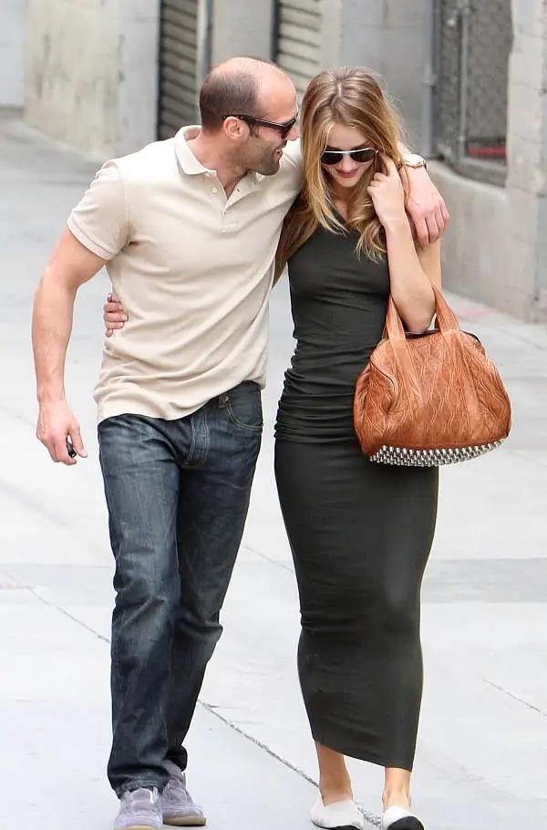 杰森·斯坦森|杰森·斯坦森儿子长大了，4岁小杰克颜值像超模妈妈，发量没随爸爸