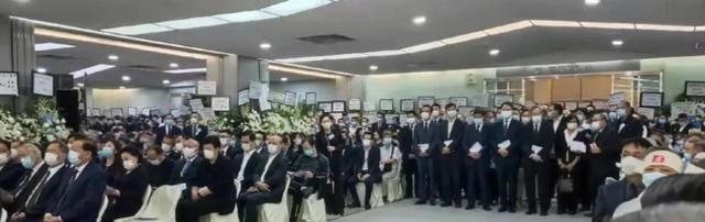 吴千语|吴千语富三代男友奶奶去世！施子清整日以泪洗面，霍启刚罕见露面