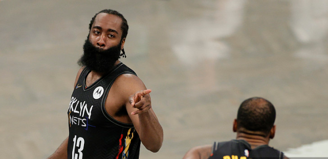 詹姆斯·哈登|23分18助创生涯纪录！哈登下半场仅3投也能大胜：这富裕仗真没打过