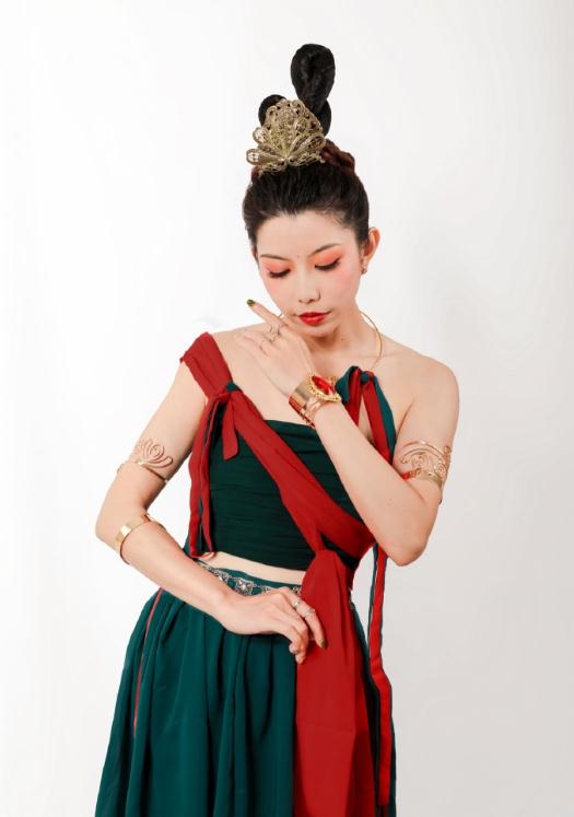 央视|蓝台到底是啥背景？刚抄完央视六公主，又把手向《洛神水赋》