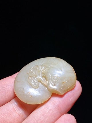 和田玉籽料|清 和田玉籽料 白玉 鲶鱼珮 挂件 把件