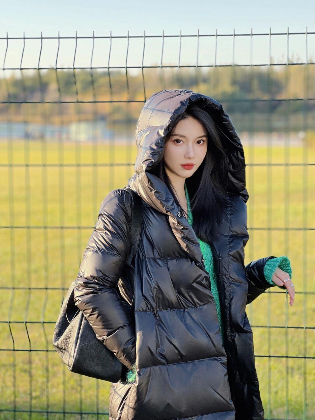 何有强 冬天的第一件“羽绒服”怎么选?有这4款就够了,百搭洋气又保暖