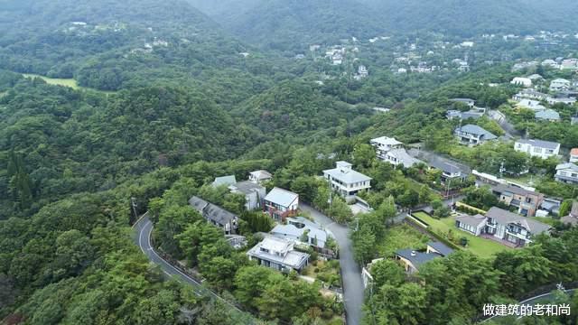 厨房|与场地高度呼应的住宅：让大自然与建筑融为一体，享受呼吸的美好