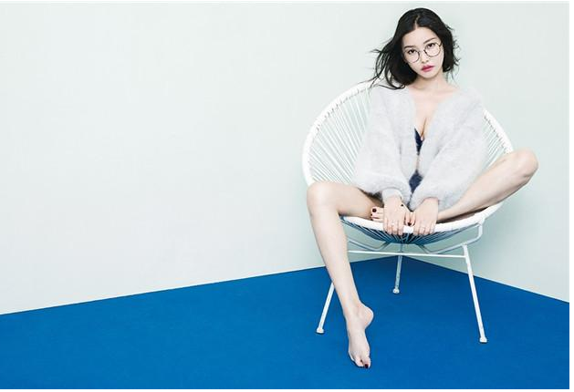 王晶|她大二时被王晶看上,演3部电影捞26亿,如今是王晶的御用女郎