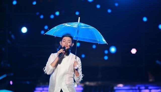 清浅微笑的我|《卷珠帘》的作曲者比较鸡贼，说他是抄袭剽窃似乎不完全成立