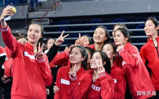 張常寧|37分+36分！張常寧一戰(zhàn)封神，花式1拖5，女排2當家讓朱婷壓力山大