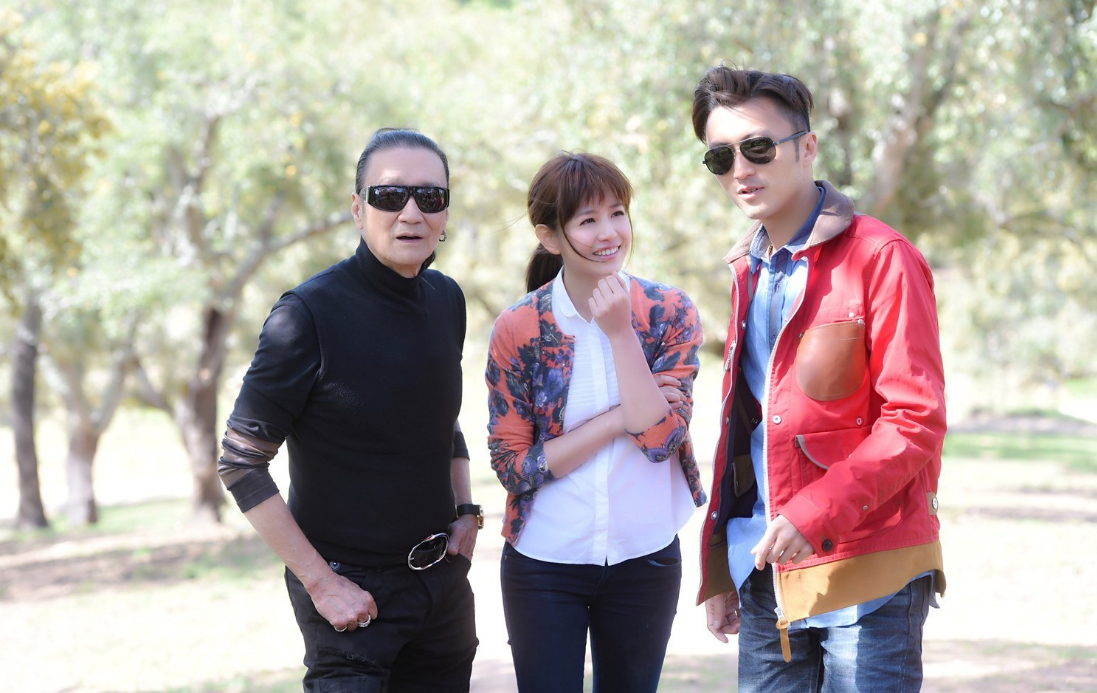 张柏芝|张柏芝爆出四胎，谢贤公开与儿媳三子关系，谢霆锋沦为工具人？