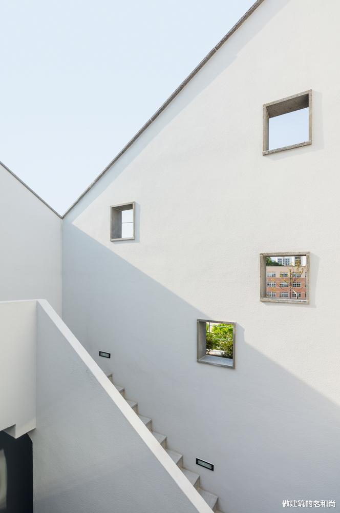 建筑师|韩国建筑师为父母设计的退休住宅：一个兼顾隐私和开放的乡村家园