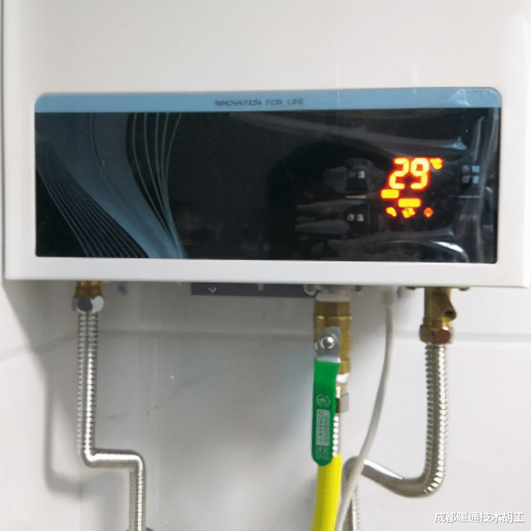 |老房替换了燃气热水器,比电热水器舒服多了,加上热水循环,巴适