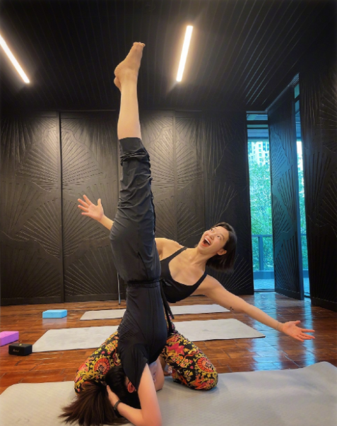 陈妍希|陈妍希和儿子合唱歌曲，5岁小星星正脸首曝光，五官像极陈晓