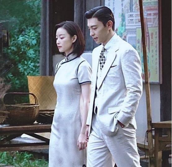 Angelababy|邓伦《夜旅人》路透，颜值不输当年，能否凭此剧重回人气巅峰？