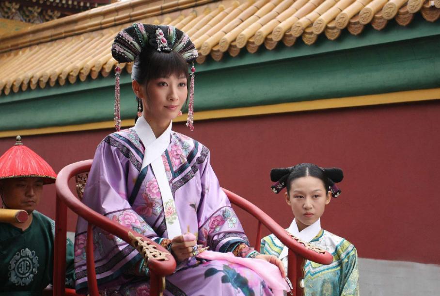 蔺相如|安陵容：难怪皇帝苦苦“馋她身子”，你看原著中她做的事多不堪？