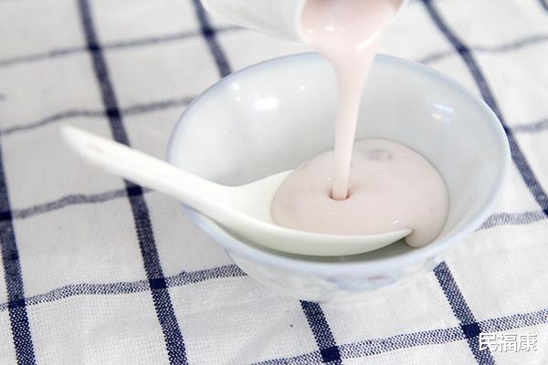 酸奶|女子胃痛，坚信酸奶能养胃，坚持一段时间后，身体怎么样了？