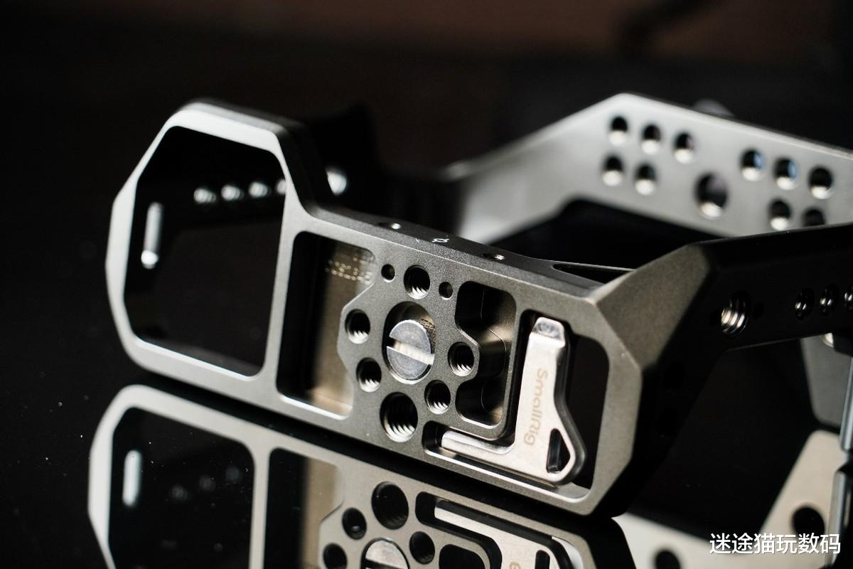 相机|好马配好鞍：相机也得来个保护罩，斯莫格兔笼上手实测