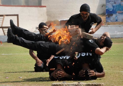 李连杰|李连杰亲口承认过武术是“花把式”，中看不中用，实战是不行的。