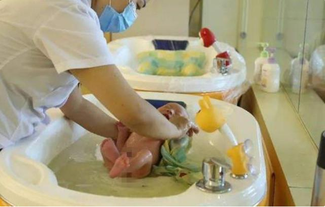 Ainee妈咪|宝宝出生后的十多分钟里，有4个环节紧密相扣，孕妈尽量提前了解