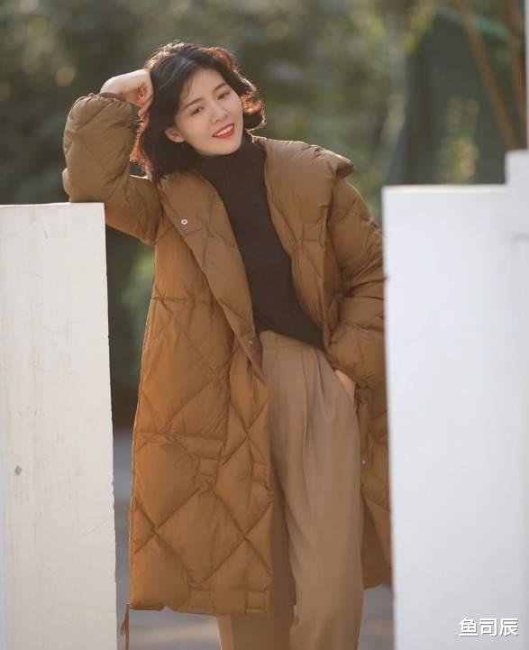 鱼司辰 入冬第一件羽绒服，羽绒服也能打造出各种时尚感，越简单越高级