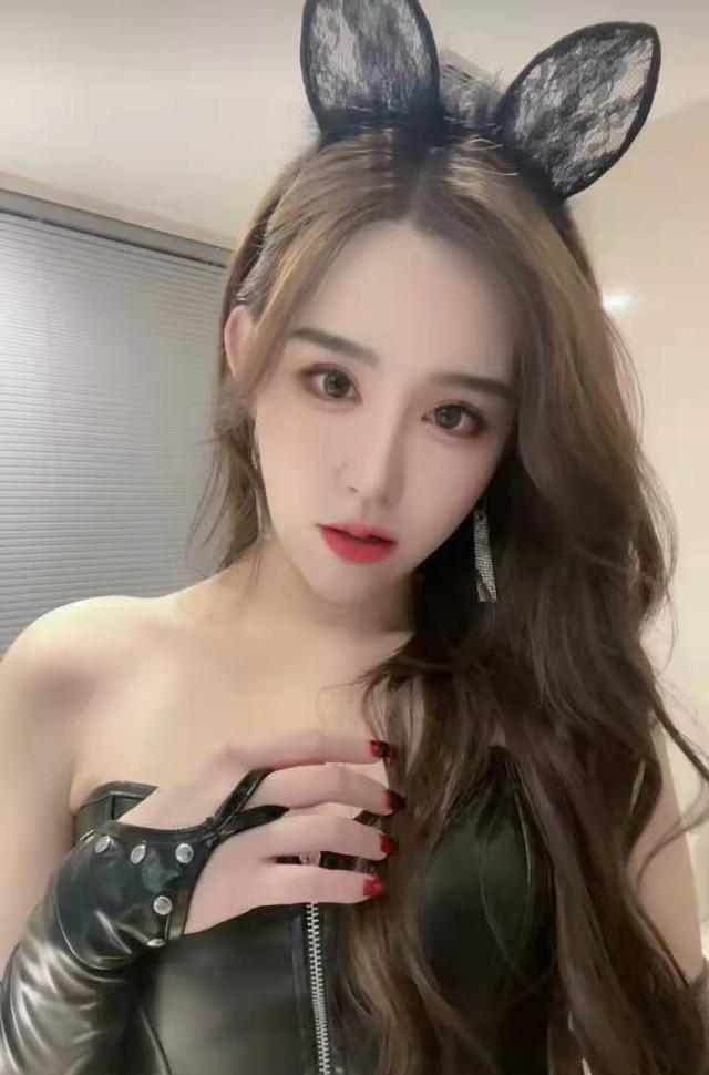 |自爆是辛巴旗下艺人，网红四姐透露停播原因，为凑钱现在负债累累