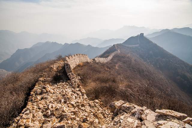 地球上最具代表性的人类建筑,中国长城,为何屹立千年不倒?